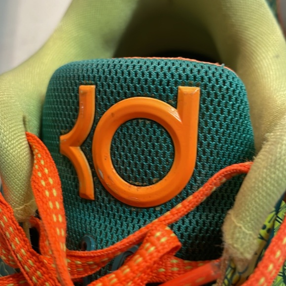 Nike KD VII Green and Orange Sneakers with Dynamic Design - Picture 12 of 14